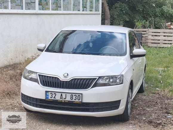 ORJİNAL 133000 KM DE 2015 MODEL SCODA RAPİD 1.2 AMBİTİON
