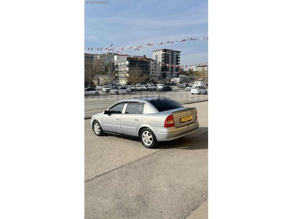 2001 model Opel astra