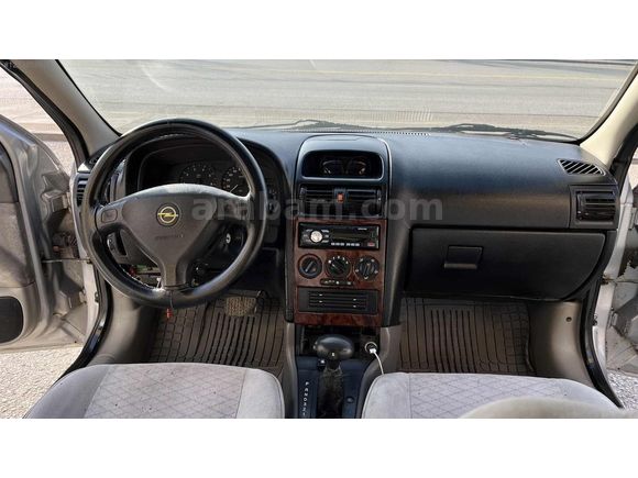 2001 model Opel astra