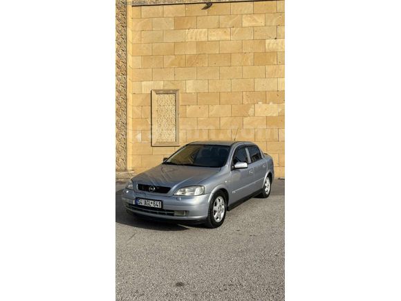 2001 model Opel astra