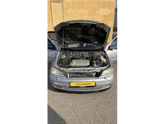 2001 model Opel astra