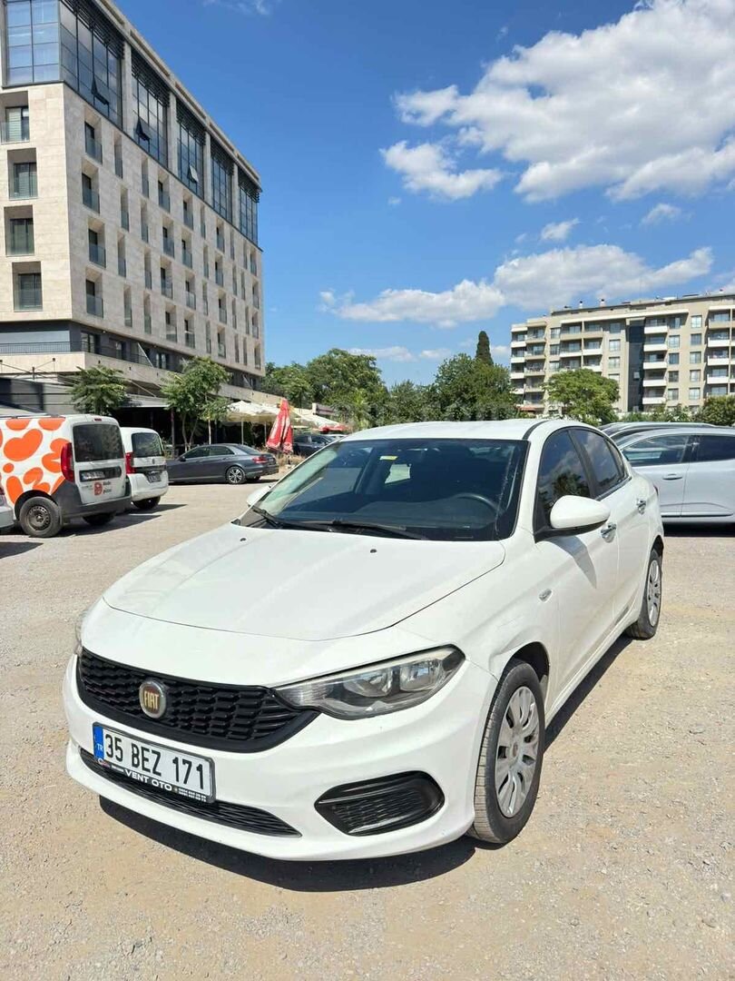 Galeriden Fiat Egea 1.3 Multijet Easy 2016 Model İzmir 198.000 km Beyaz 2