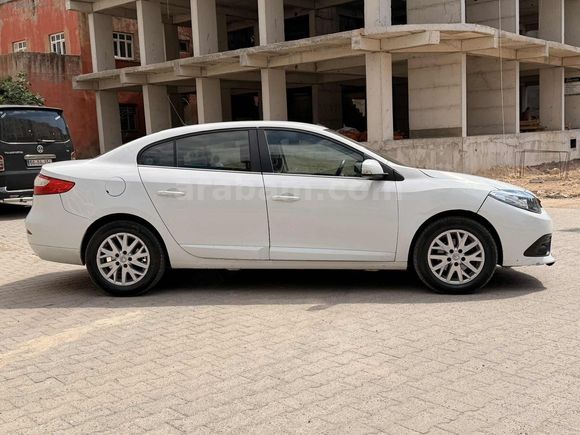KA-CAR,DAN 2015 FLUENCE 260 BİNDE OTOMATİK AİLE ARACI