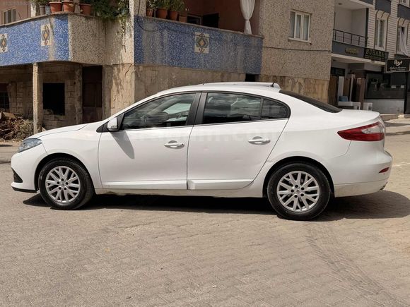 KA-CAR,DAN 2015 FLUENCE 260 BİNDE OTOMATİK AİLE ARACI