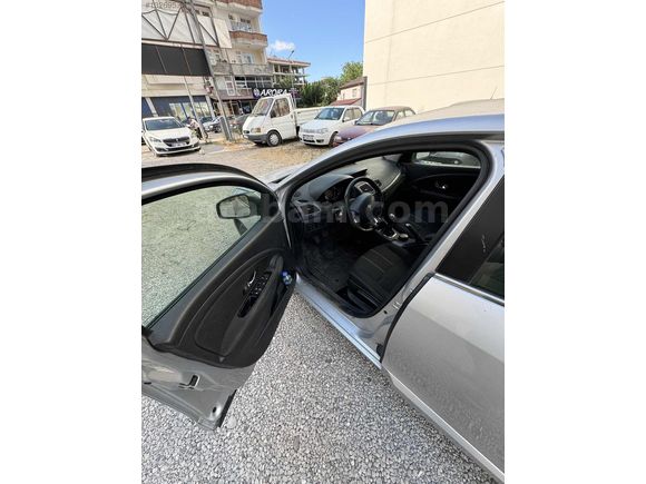 Sezgin Auto dan fluence