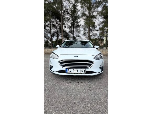 USCAR'dan 2021 FOCUS 1.5 TREND X 126 bi km Bakımlı Temiz