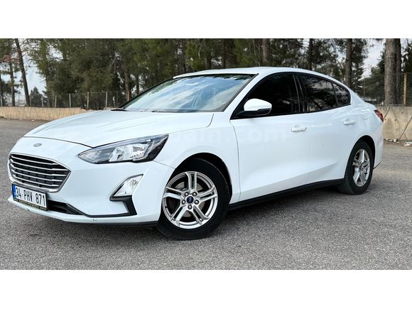 USCAR'dan 2021 FOCUS 1.5 TREND X 126 bi km Bakımlı Temiz