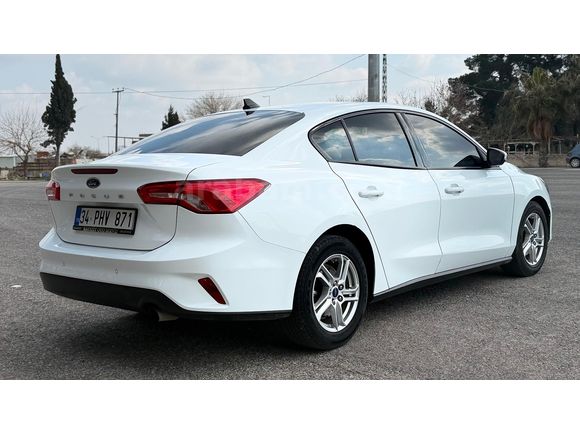 USCAR'dan 2021 FOCUS 1.5 TREND X 126 bi km Bakımlı Temiz