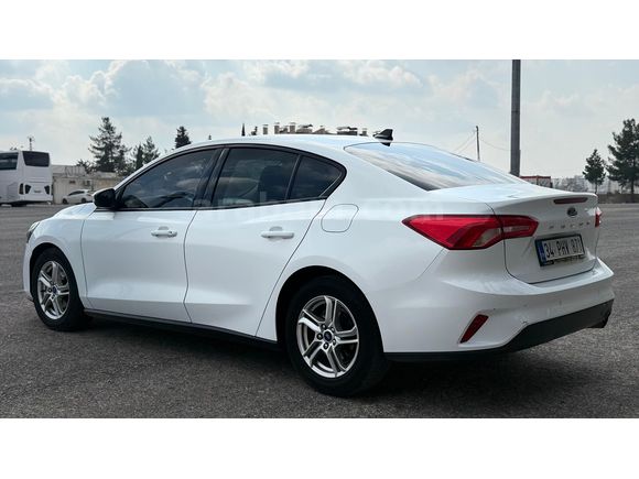 USCAR'dan 2021 FOCUS 1.5 TREND X 126 bi km Bakımlı Temiz