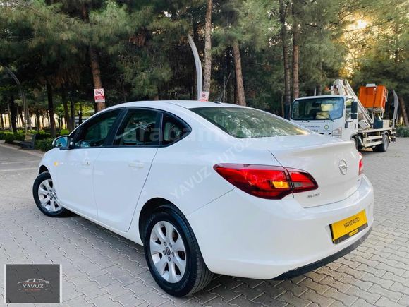 YAVUZ AUTO'DAN 2015 MODEL OPEL ASTRA TERTEMİZ ECCO FLEX