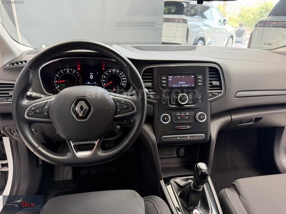 2021-MEGANE_1.3 TCE-JOY_140 HP-MANUEL_STEPNELİ-82.500KMDE