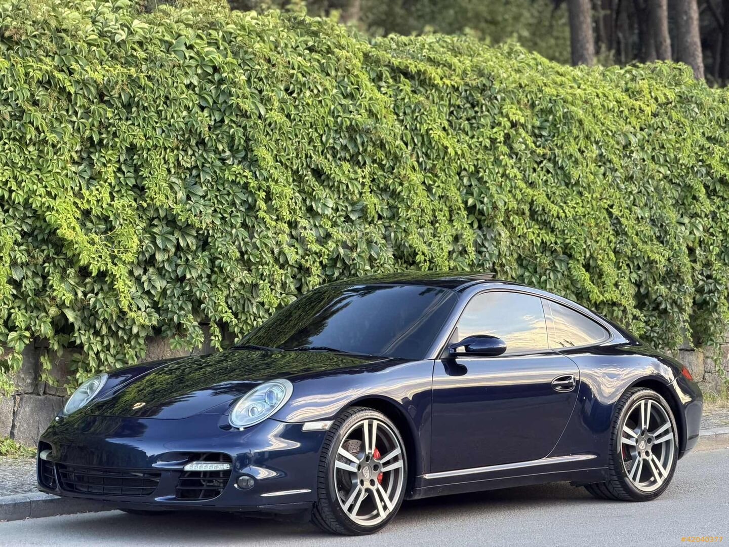 Galeriden Porsche 911 Carrera 4 2006 Model İstanbul 116.000 km Lacivert 1