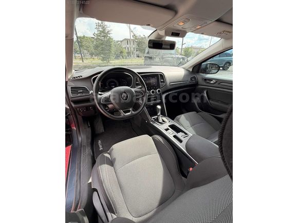 MİSS AUTO DAN DÜŞÜK KM MEGANE