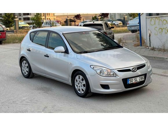 ACİL SATILIK 2011 MODEL i30 1.6 CRDİ HATASIZ BOYASIZ ORJİNAL
