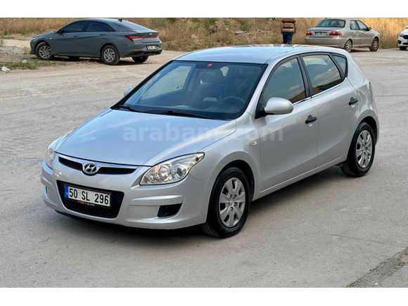 ACİL SATILIK 2011 MODEL i30 1.6 CRDİ HATASIZ BOYASIZ ORJİNAL