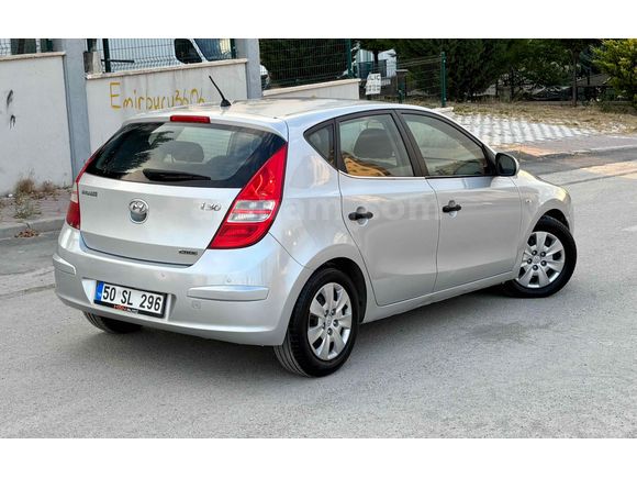 ACİL SATILIK 2011 MODEL i30 1.6 CRDİ HATASIZ BOYASIZ ORJİNAL