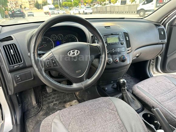ACİL SATILIK 2011 MODEL i30 1.6 CRDİ HATASIZ BOYASIZ ORJİNAL
