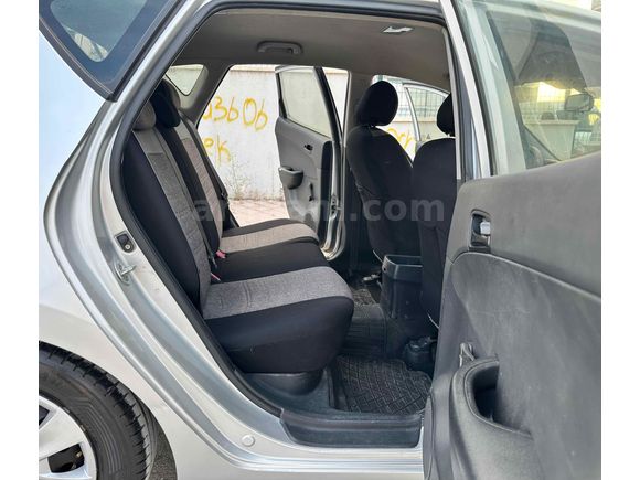 ACİL SATILIK 2011 MODEL i30 1.6 CRDİ HATASIZ BOYASIZ ORJİNAL