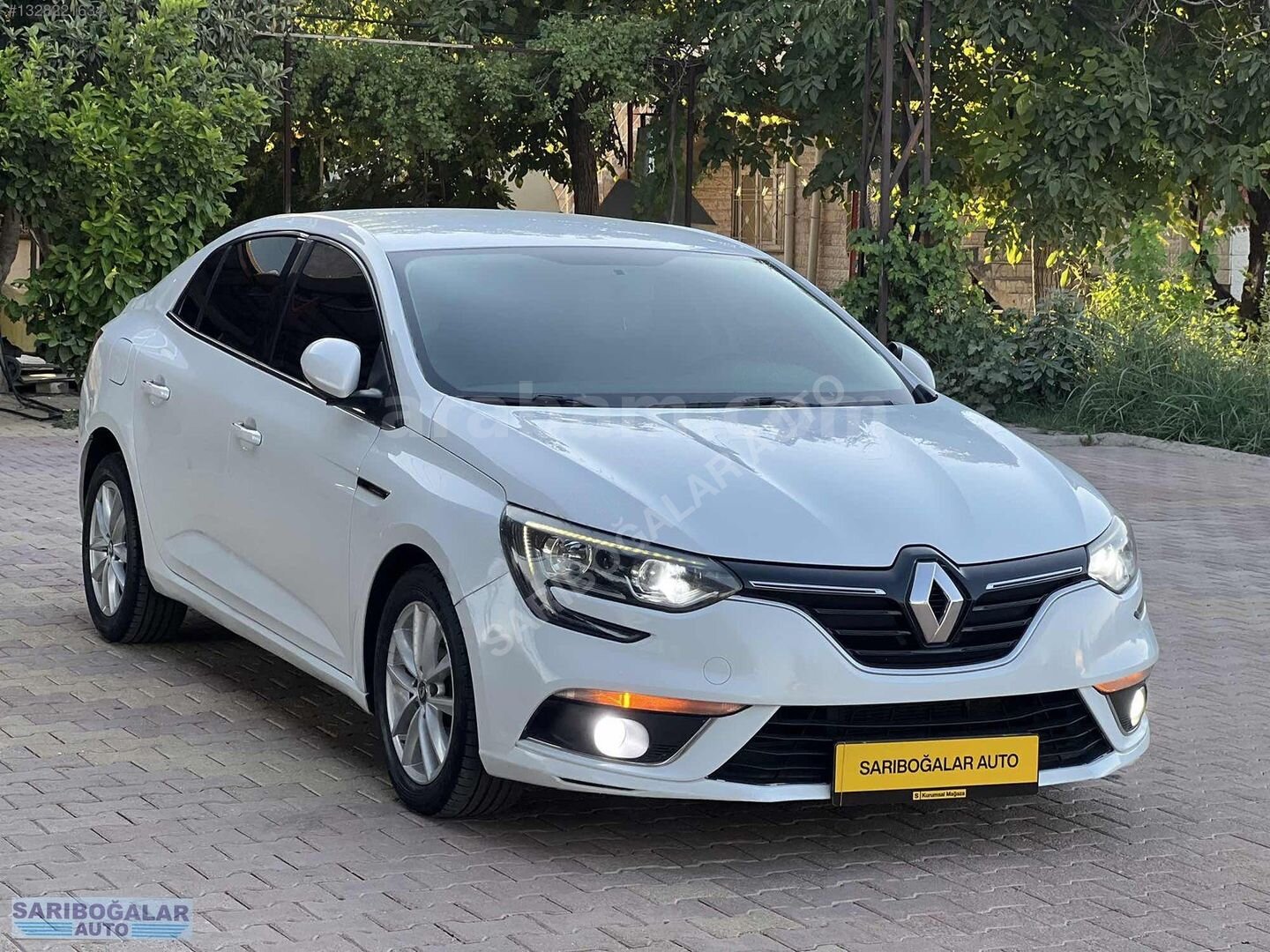 Galeriden Renault Megane 1.5 dCi Touch 2017 Model Mardin 280.000 km Beyaz 1