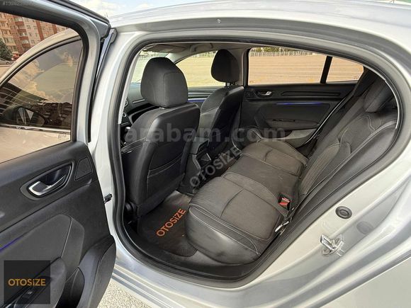 OTOSİZE'DEN 2018 RENAULT MEGANE 1.5 DCİ TOUCH EDC FULL BAKIMLI