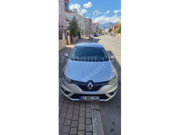 2016 RENAULT MEGANE 4 TOUCH OTOMATİK DEĞİŞENSİZ AİLE ARACI