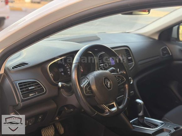 Megane Sedan 1.5 DCI Touch EDC