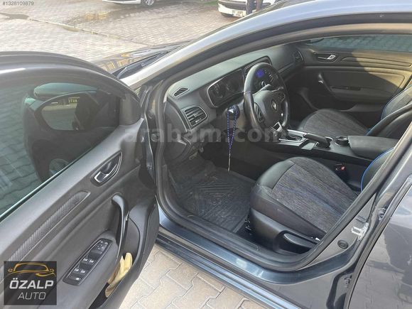 ÖZALP AUTO'dan 2018 Model Megane4 Otomatik Touch Çok Temiz