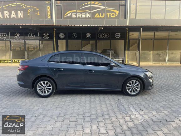 ÖZALP AUTO'dan 2018 Model Megane4 Otomatik Touch Çok Temiz