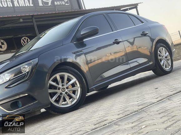 ÖZALP AUTO'dan 2018 Model Megane4 Otomatik Touch Çok Temiz