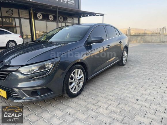 ÖZALP AUTO'dan 2018 Model Megane4 Otomatik Touch Çok Temiz