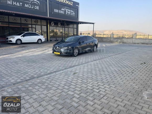 ÖZALP AUTO'dan 2018 Model Megane4 Otomatik Touch Çok Temiz