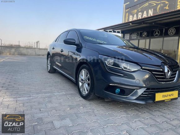 ÖZALP AUTO'dan 2018 Model Megane4 Otomatik Touch Çok Temiz