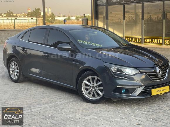 ÖZALP AUTO'dan 2018 Model Megane4 Otomatik Touch Çok Temiz
