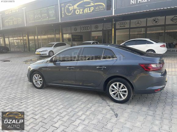 ÖZALP AUTO'dan 2018 Model Megane4 Otomatik Touch Çok Temiz