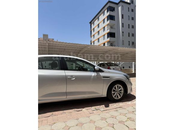 OSMAN KAYAN'DAN 2017 RENAULT MEGANE TOUCH