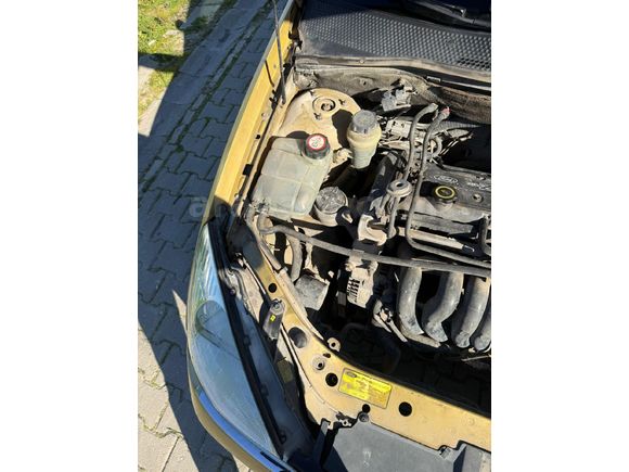 Sahibinden Ford Focus 1.6 Ghia 2000 Model