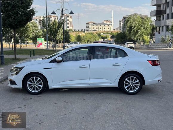 ÖZ IŞIKLI OTOMOTİVDEN 2017 RENAULT MEGANE TOUCH OTOMATİK