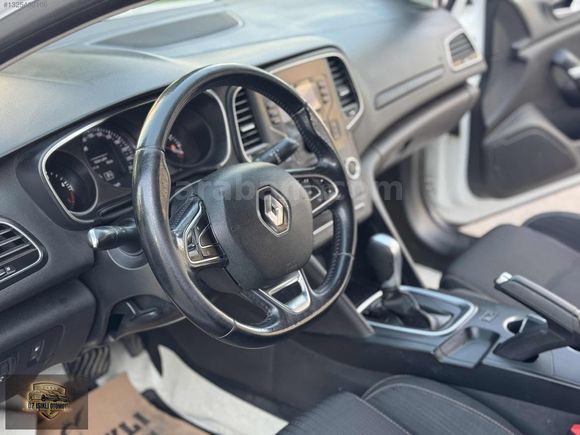 ÖZ IŞIKLI OTOMOTİVDEN 2017 RENAULT MEGANE TOUCH OTOMATİK