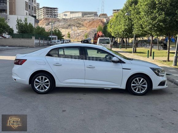 ÖZ IŞIKLI OTOMOTİVDEN 2017 RENAULT MEGANE TOUCH OTOMATİK