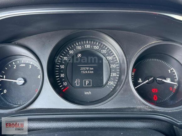 EROĞLU AUTO 2018 MEGANE DİZEL OTOMATİK TOUCH DEĞİŞENSİZ BAKIMLI