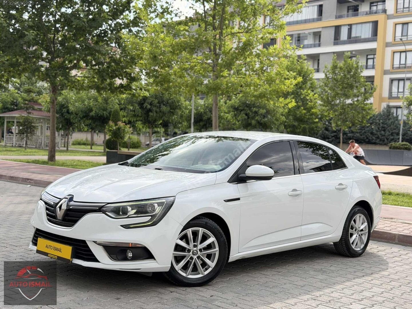 Galeriden Renault Megane 1.5 dCi Touch 2018 Model Konya 198.000 km Beyaz 4