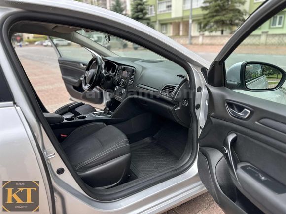 TERTEMİZ FUL BAKIMLI CAM GİBİ 2017 MEGANE TOUCH 1,5 DCI OTOMATİK