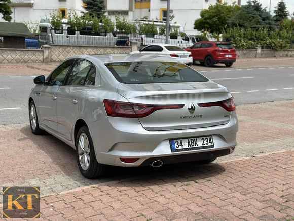 TERTEMİZ FUL BAKIMLI CAM GİBİ 2017 MEGANE TOUCH 1,5 DCI OTOMATİK