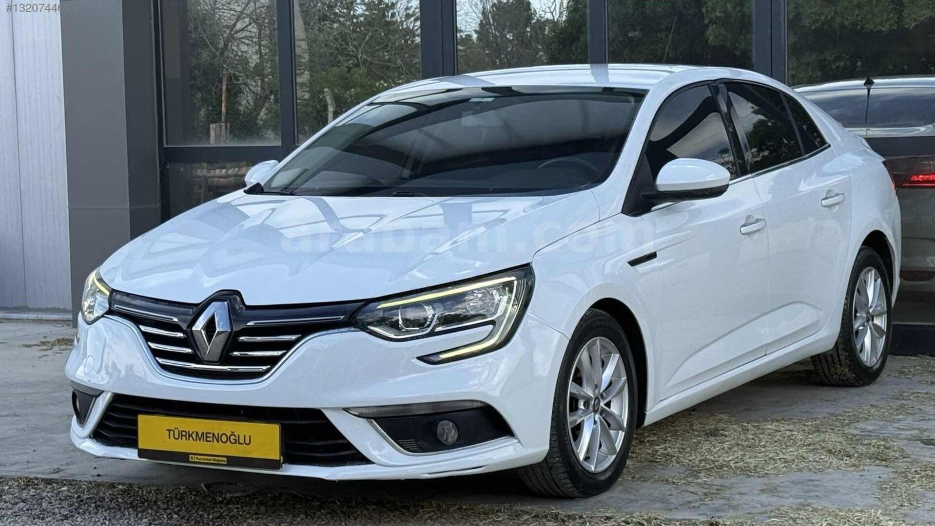 Galeriden Renault Megane 1.5 dCi Touch 2016 Model Konya 239.000 km Beyaz 4