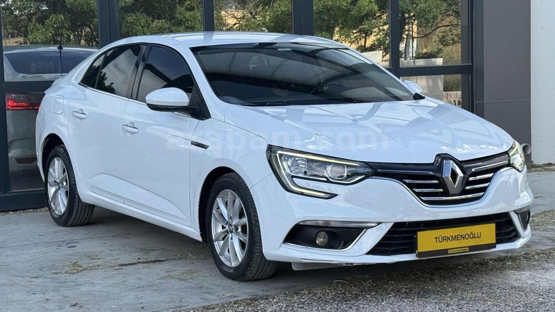 Galeriden Renault Megane 1.5 dCi Touch 2016 Model Konya 239.000 km Beyaz 2