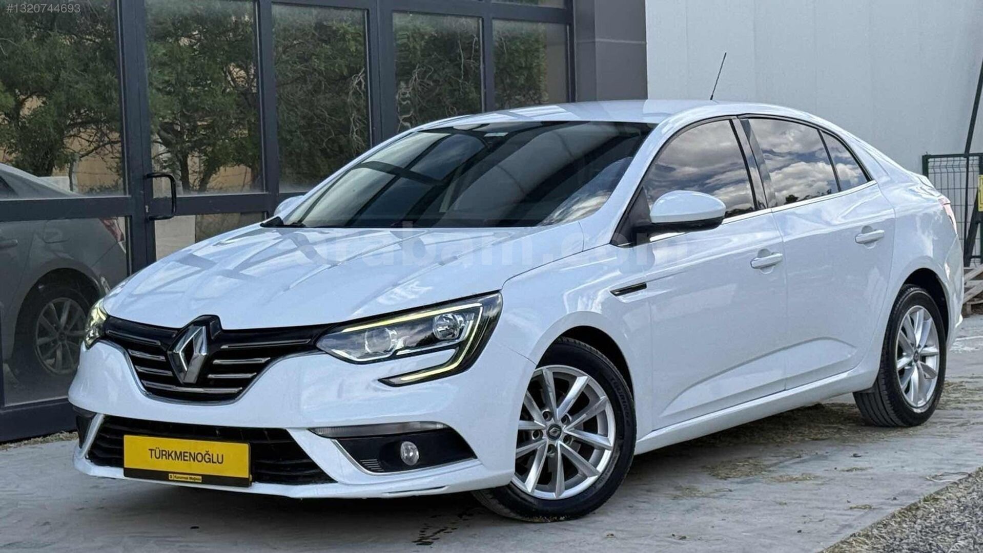 Galeriden Renault Megane 1.5 dCi Touch 2016 Model Konya 239.000 km Beyaz 5