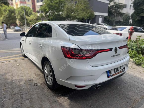 2017 MODEL OTOMATİK MEGANE 1,5 DİZEL TOUCH OTOMATİK