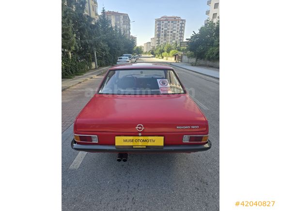 Koleksiyonluk 1975 Model Opel Rekord
