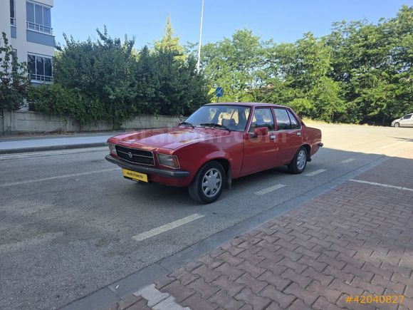 Koleksiyonluk 1975 Model Opel Rekord