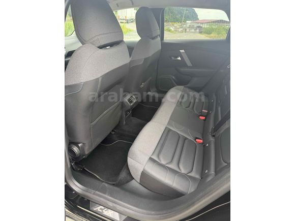 Sahibinden Citroen C4 X 1.2 PureTech Shine 2023 Model 